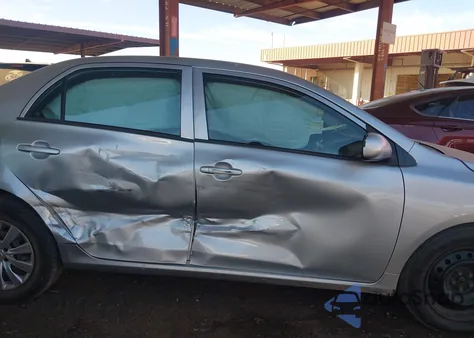 2013 Toyota Corolla L z USA, uszkodzony, nr VIN 5YFBU4EE4DP151864